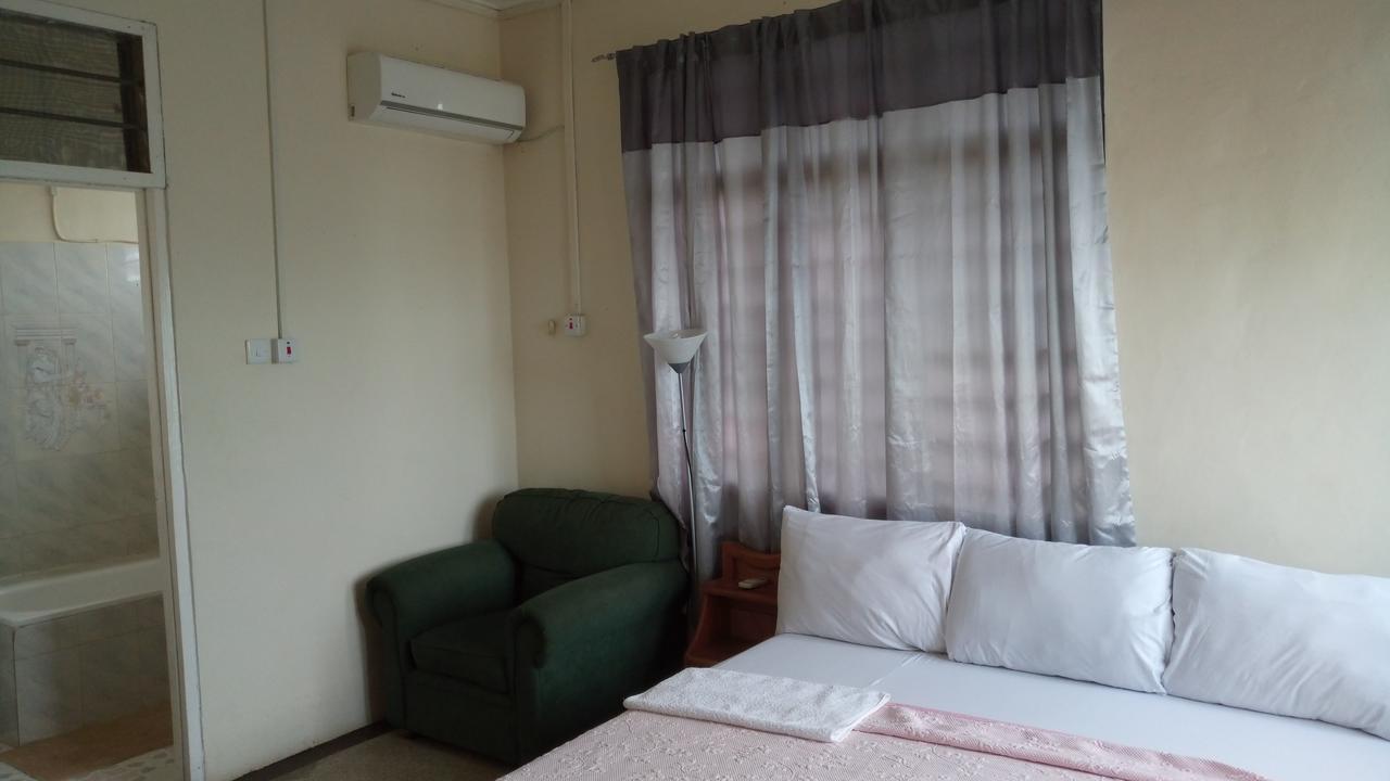 M-R Lodge Mankesim Kültér fotó